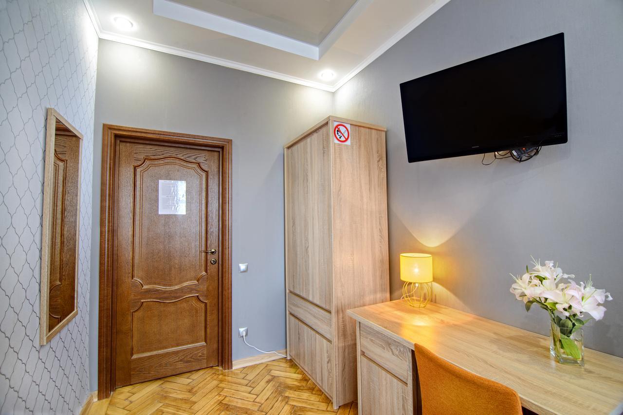 Premium Hostel Lviv Exterior photo